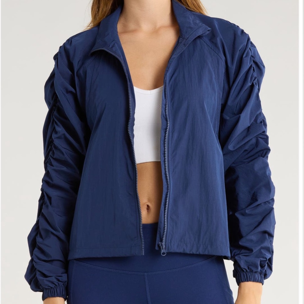 YOGALICIOUS navy blue Radiant Urban Runway windbreaker L